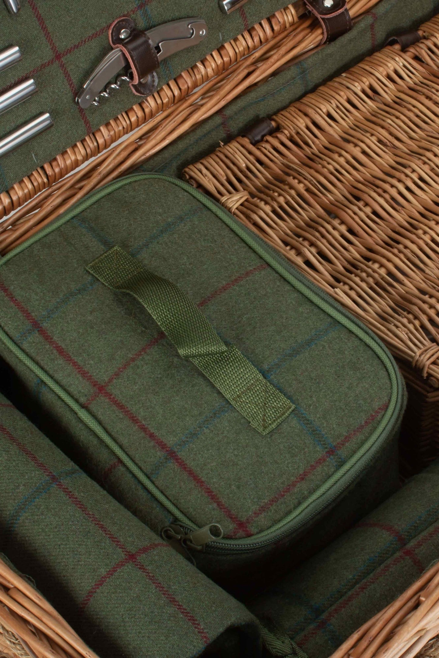 M4212A Rope Handled 6 Person Green Tweed Picnic Basket