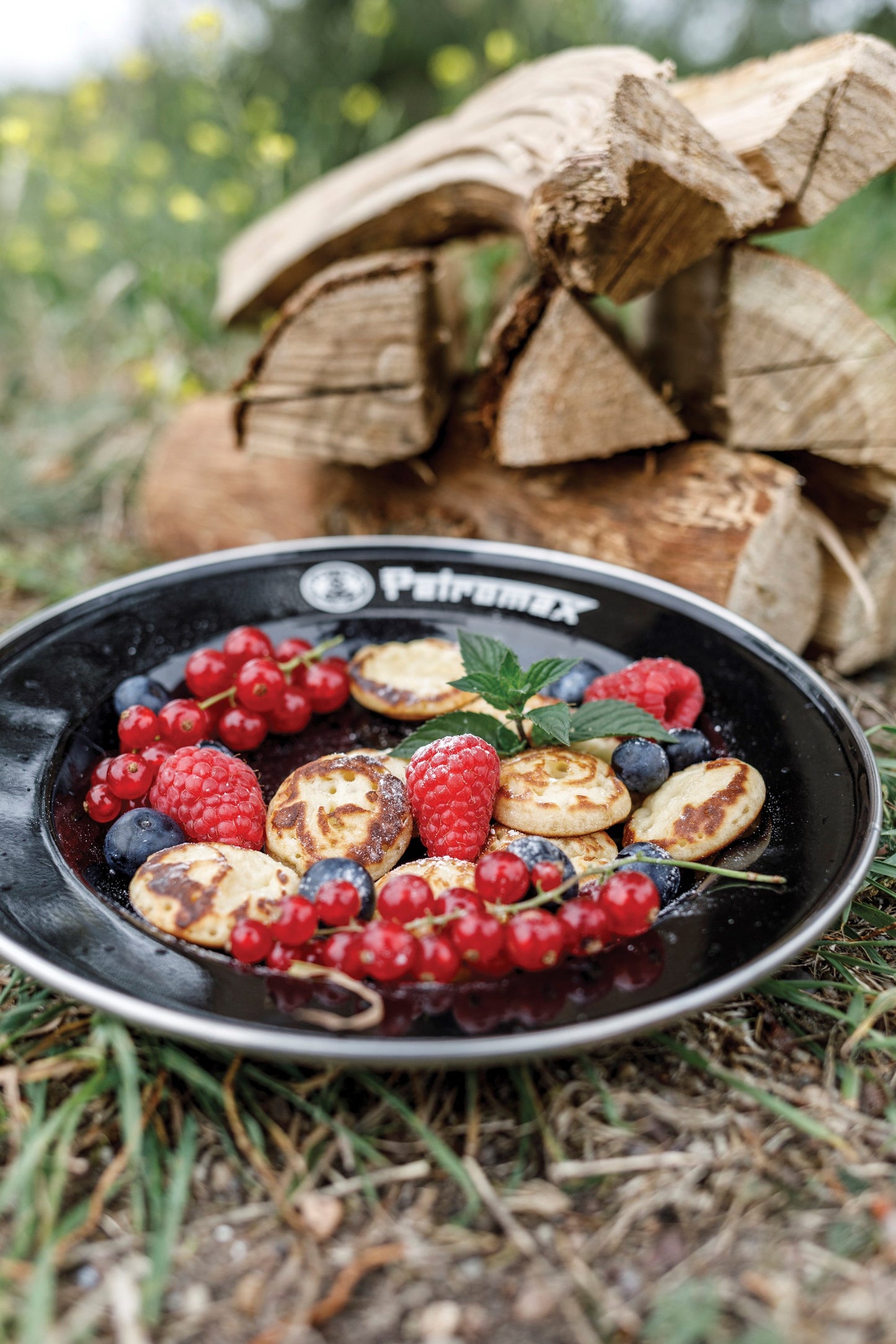 Petromax M7AFD6 Set Of 2 Enamel Plates