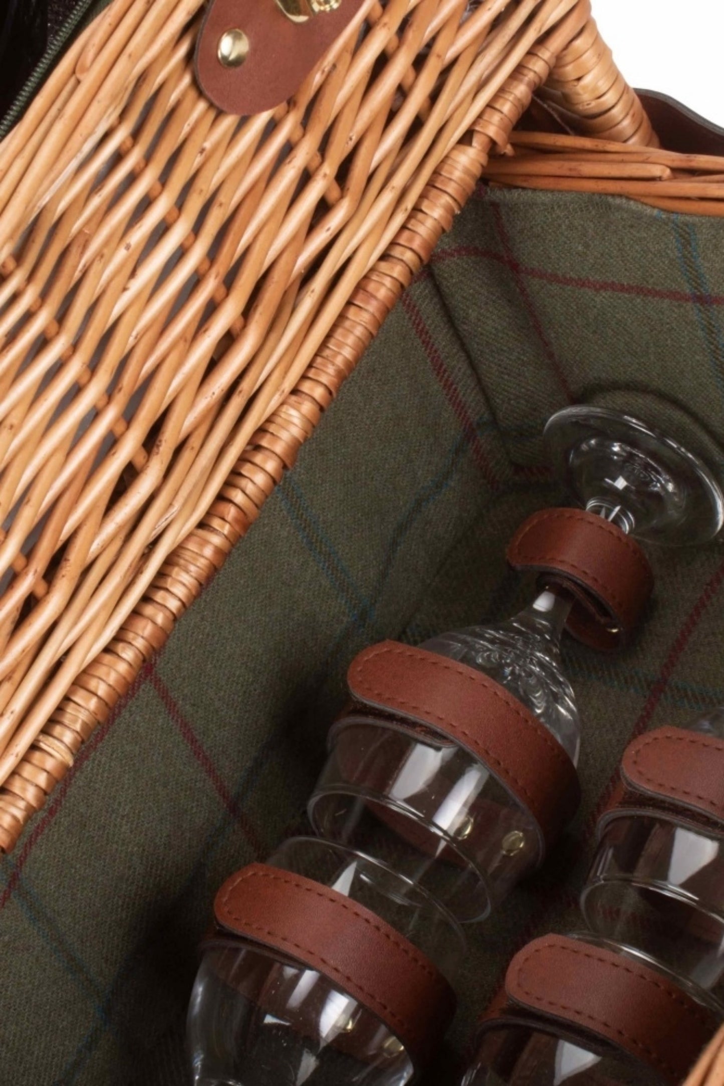 M81F33 4 Person Fitted Picnic Basket With Drawers