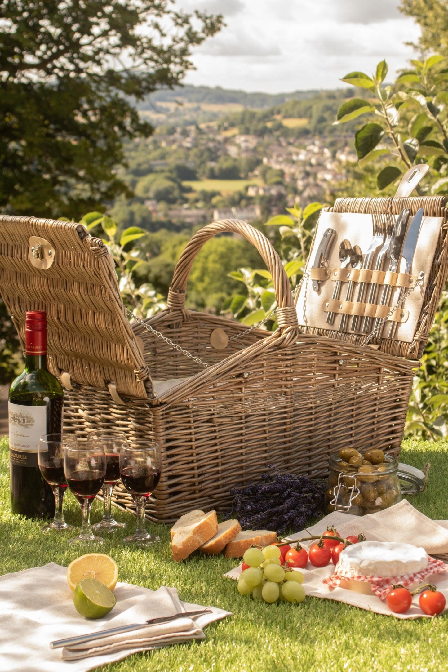 ME702D Wicker Double Lidded Picnic Basket