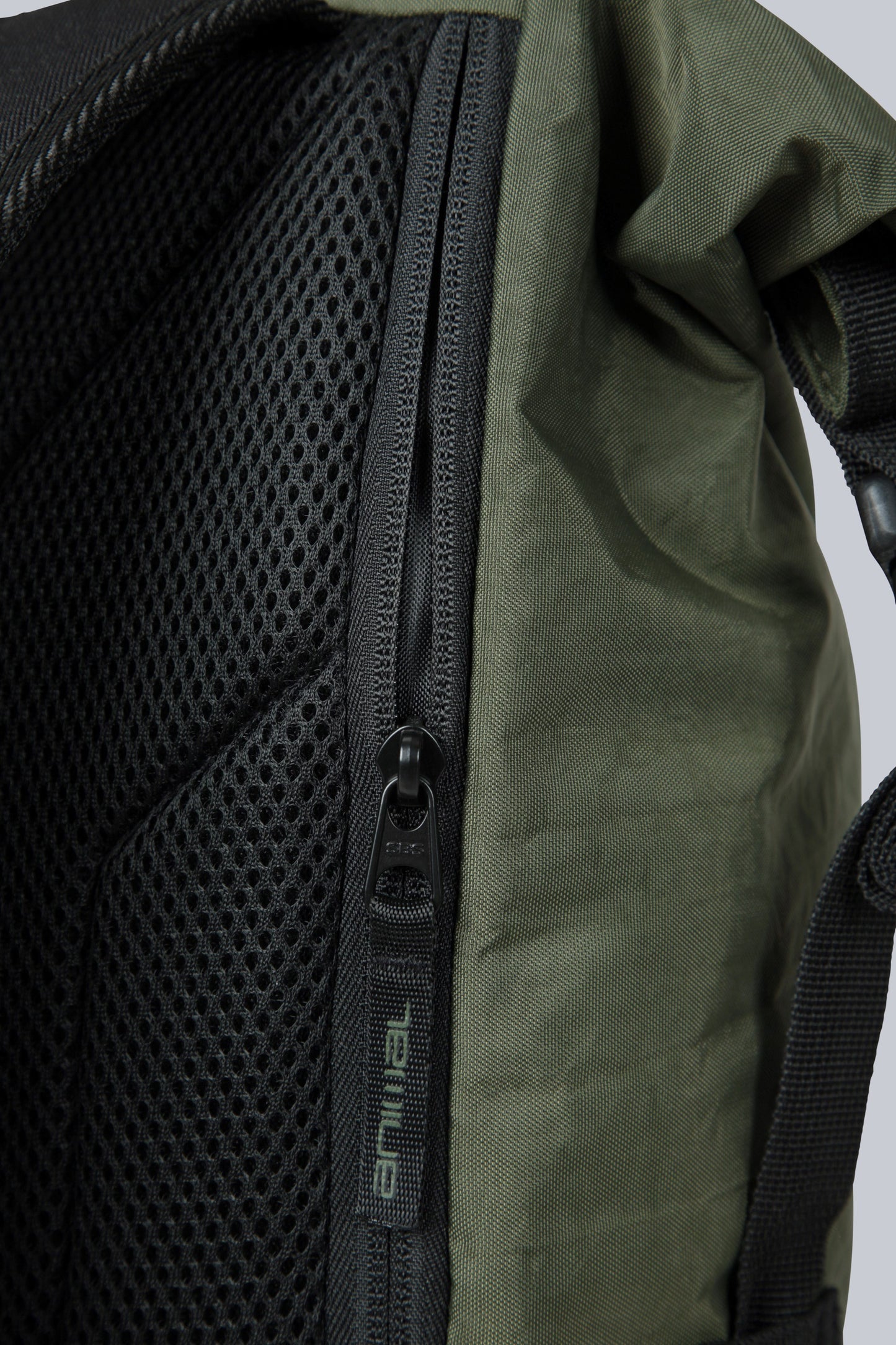 056869 ANIMAL ROLL TOP BACKPACK 30L
