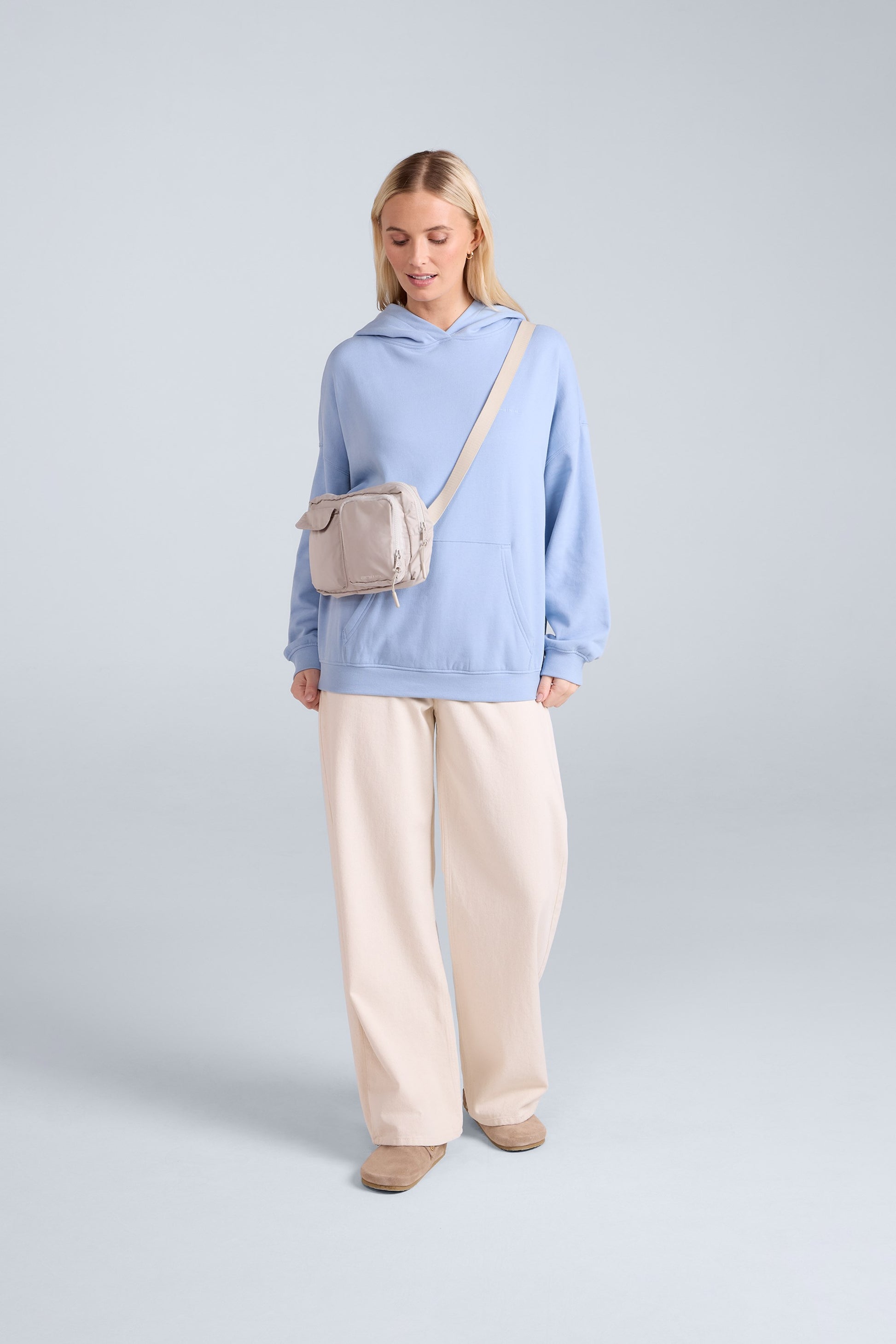  057812 ANIMAL MULTI POCKET CROSS BODY BAG