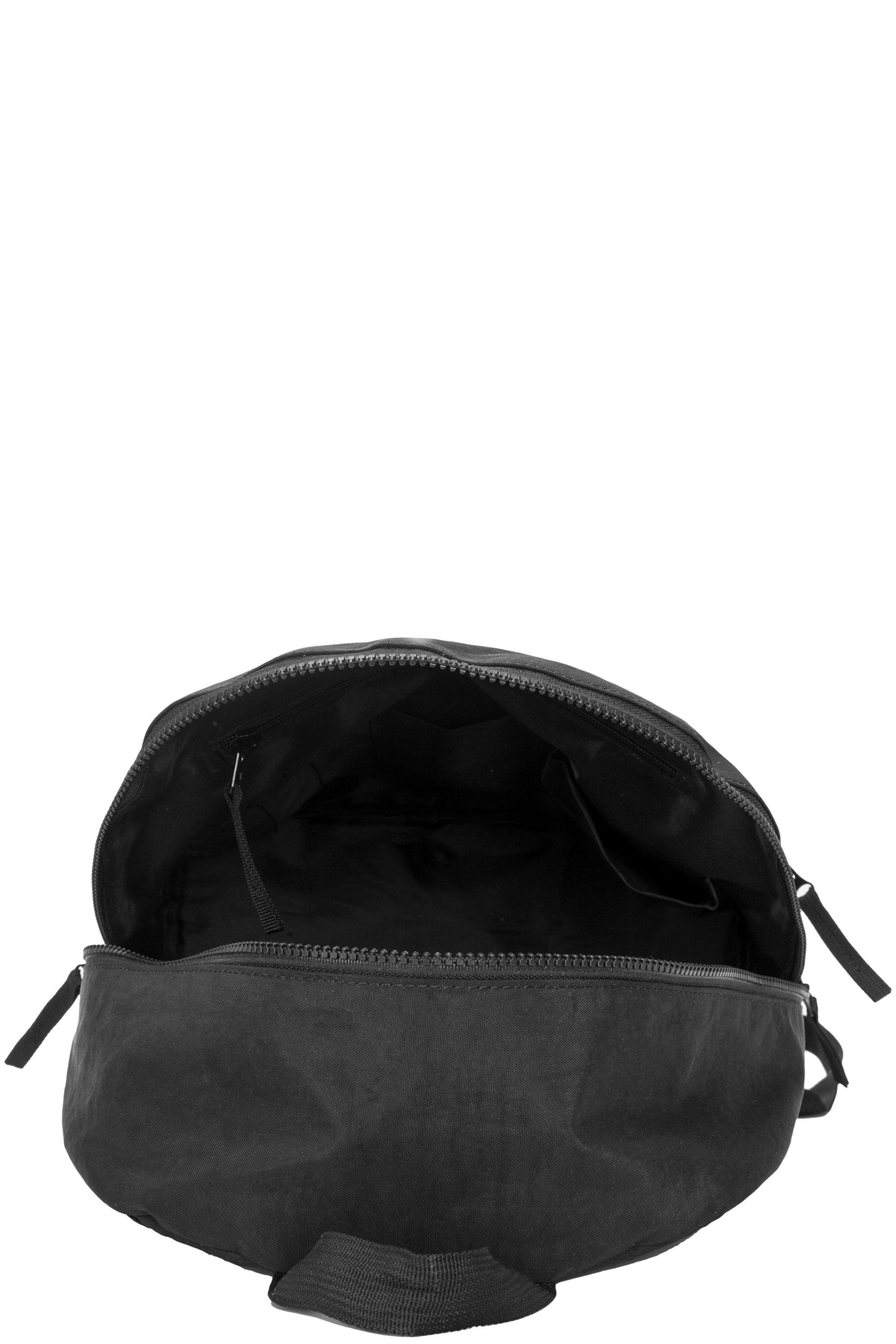  M00261 Harring Padded Triple Pocket Holdall 26L