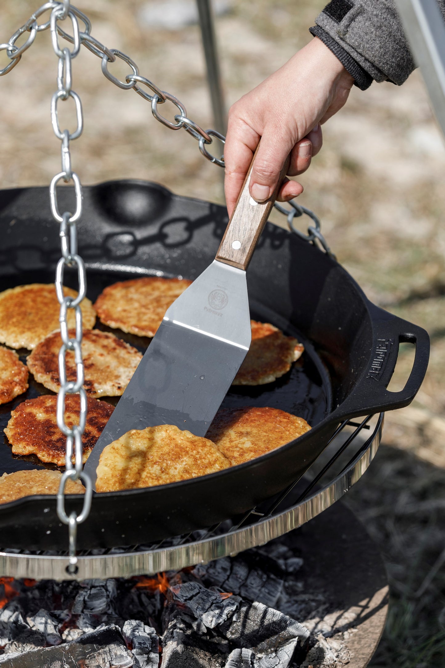 Petromax M12F92 50cm Cast Iron Fire Skillet With Two Handles