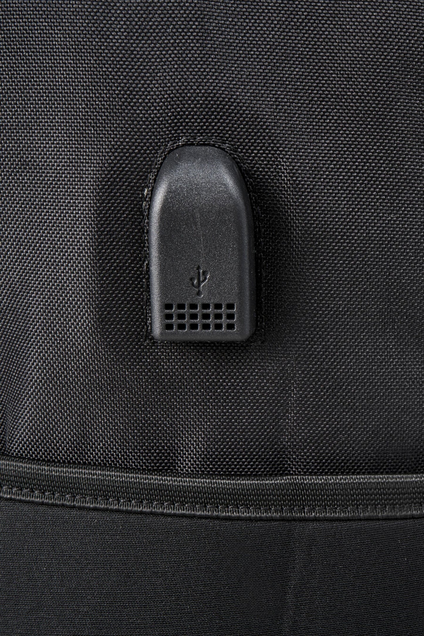  M13E3E Manhattan 20L Backpack 40x20x25cm