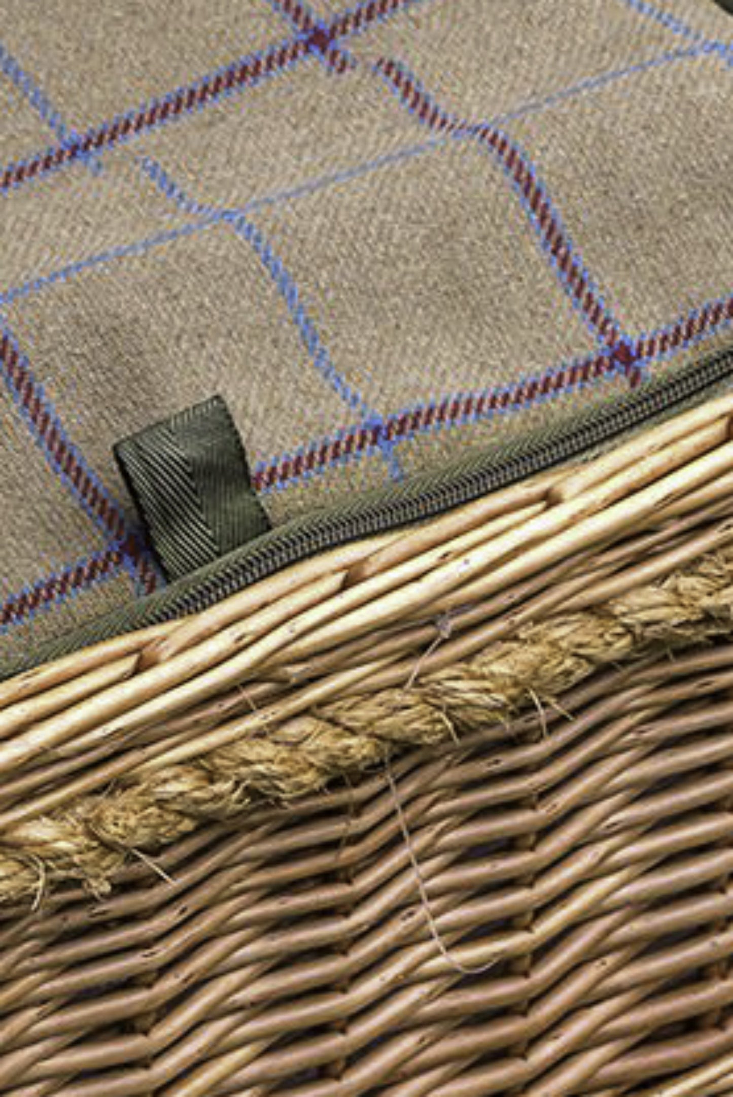  M2E090 Cheltenham Wicker Picnic Basket With Fitted Cooler