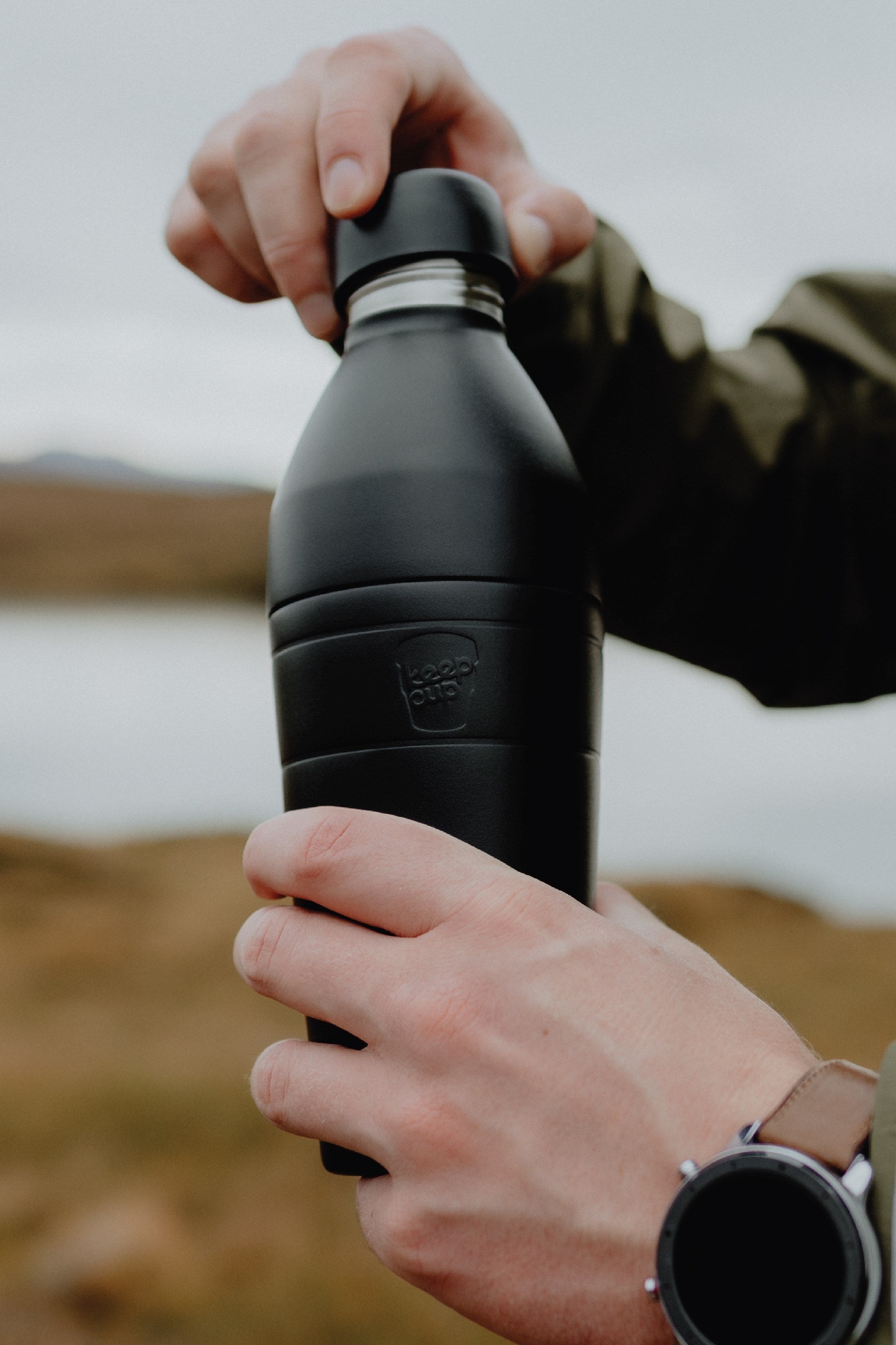  M48F69 Thermal Bottle Reusable Stainless Steel 22oz/660ml