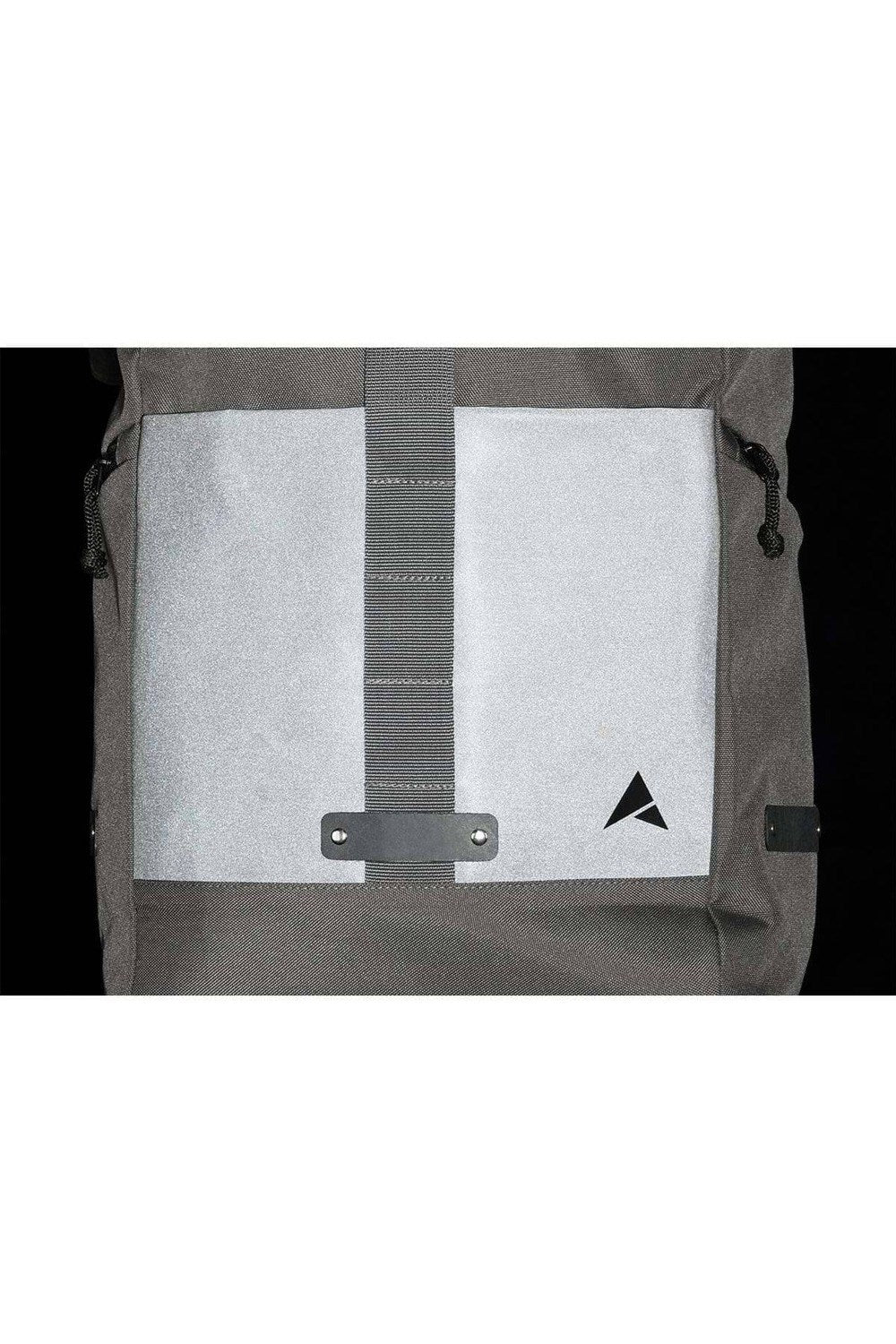 Altura M7DEB7 Grid Cycling Backpack 30L