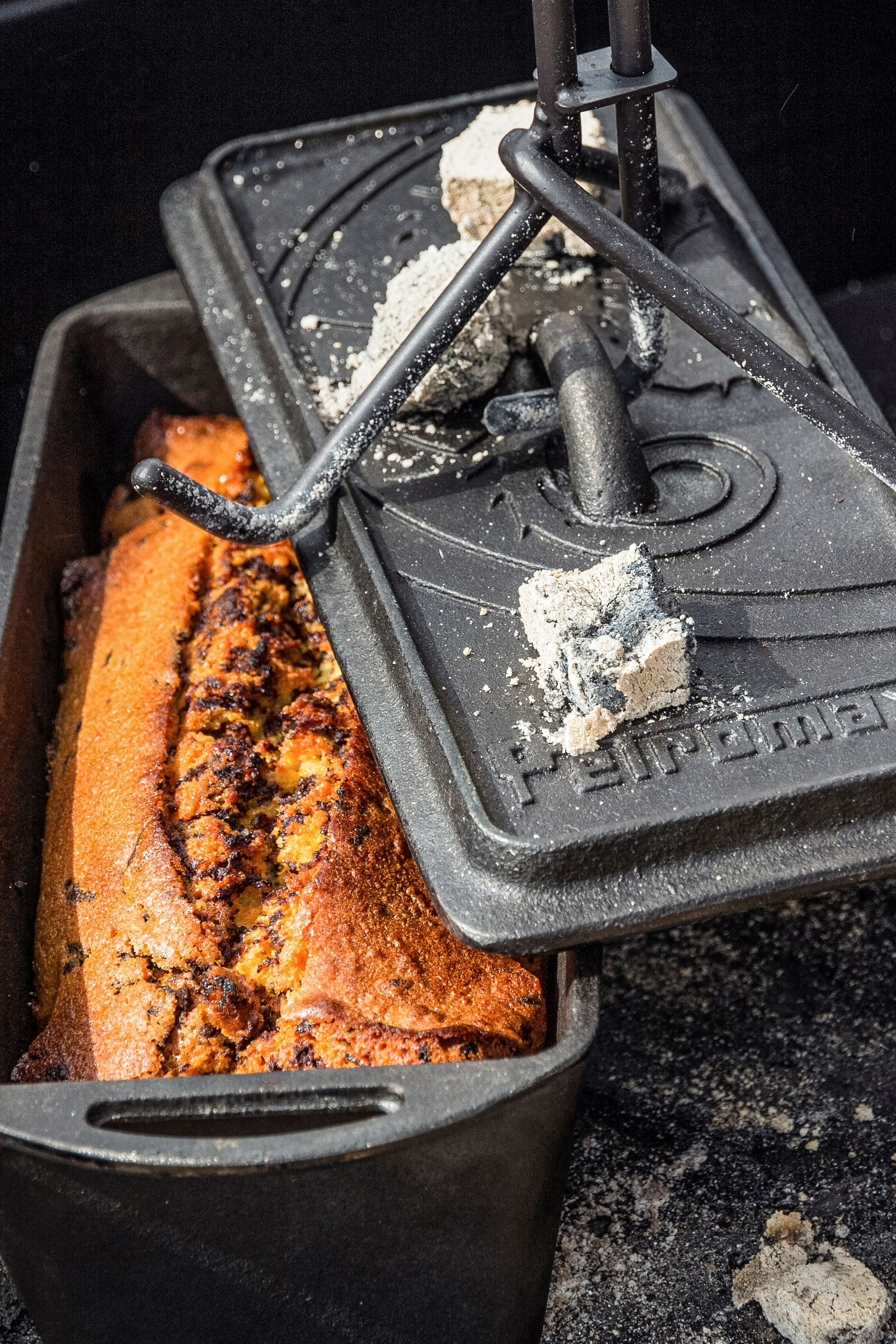 Petromax MBA801 Loaf Pan With Lid