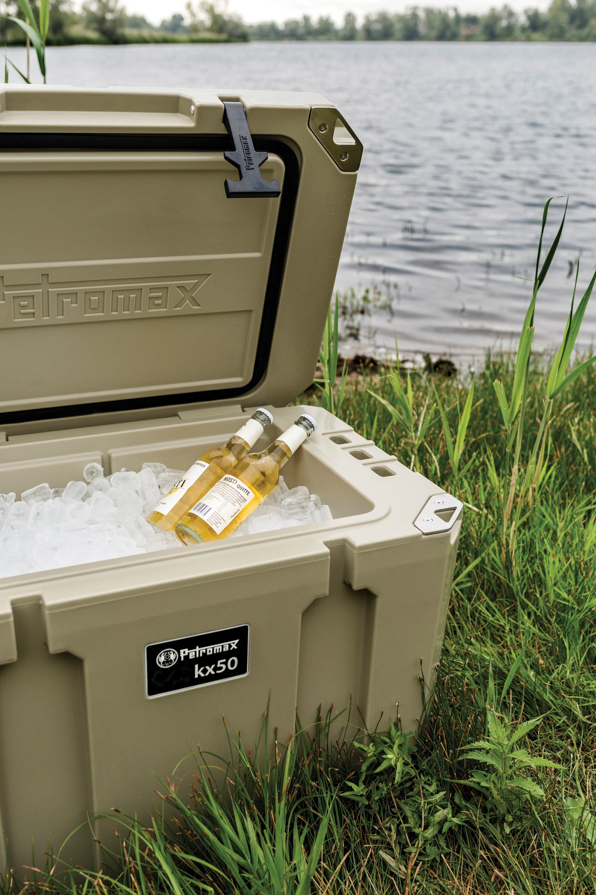 Petromax MC271F 50L Cool Box
