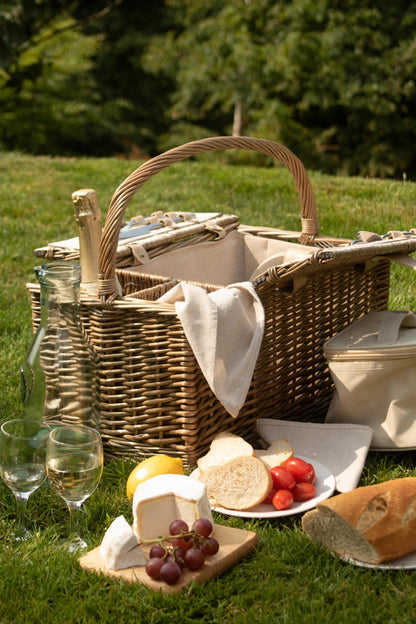  MF4DA1 Wicker Double Lidded 2 Person Picnic Basket
